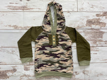 Load image into Gallery viewer, Lightweight Camo Hoodie
